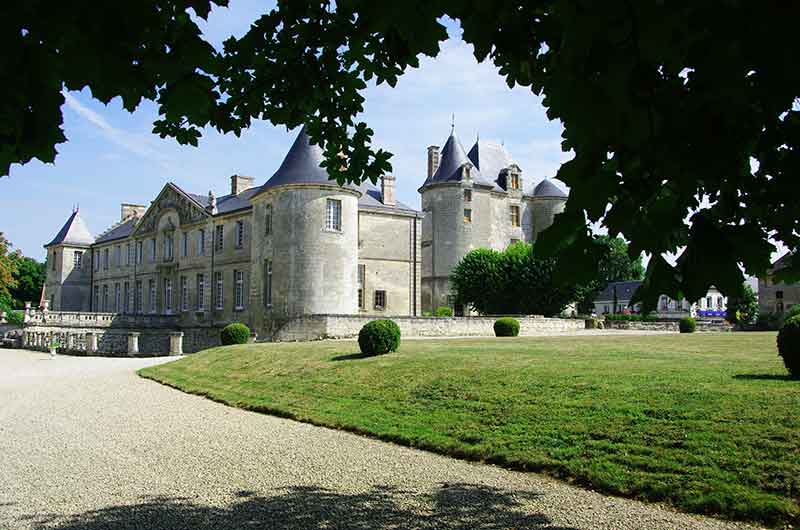 chateau de vic sur aisne